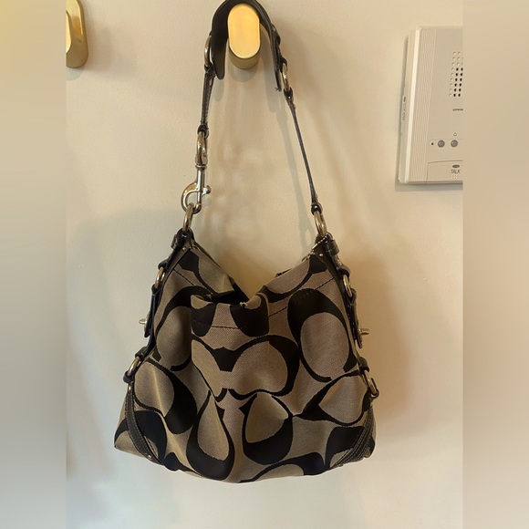 COPY - GUC COACH Vintage Signature Canvas Hobo Bag Black - Picture 1 of 5